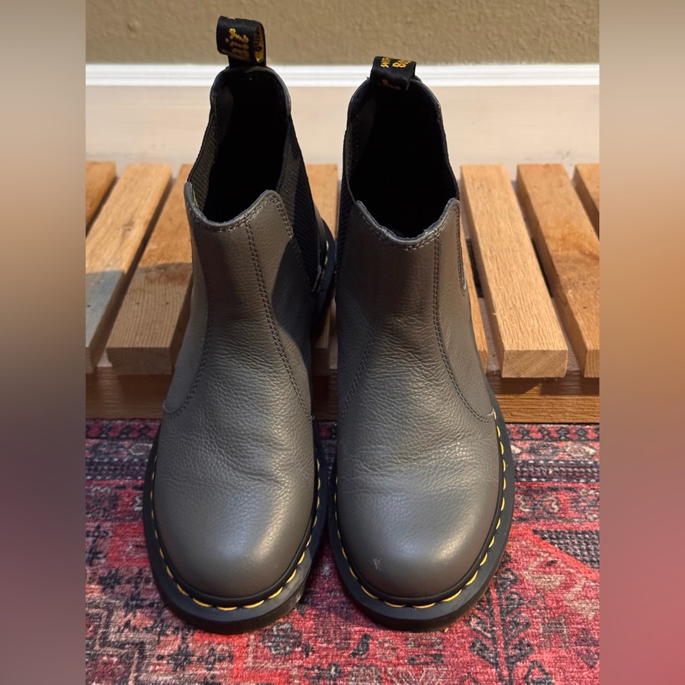 DR MARTEN DOCS PEWTER GRAY CHELSEA BOOTS 7 38 - Picture 2 of 9